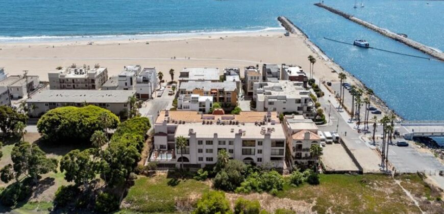 6220 Pacific Ave. #102