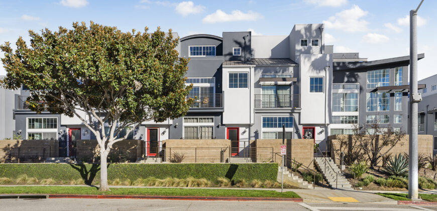 5350 Playa Vista Dr. #14