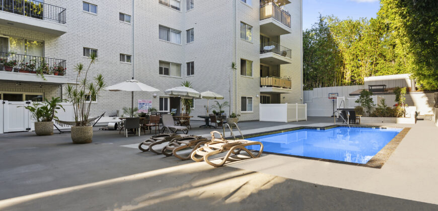 7309 Franklin Ave. #306