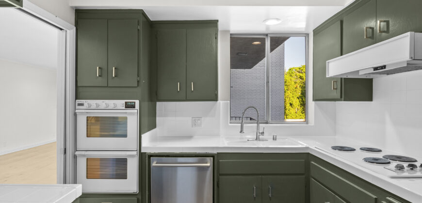 7309 Franklin Ave. #306